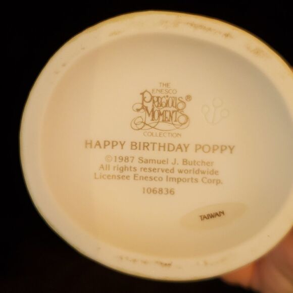 Vintage Precious Moments Porcelain Figurine 1987 "Happy Birthday Poppy" #106836 - Picture 6 of 7